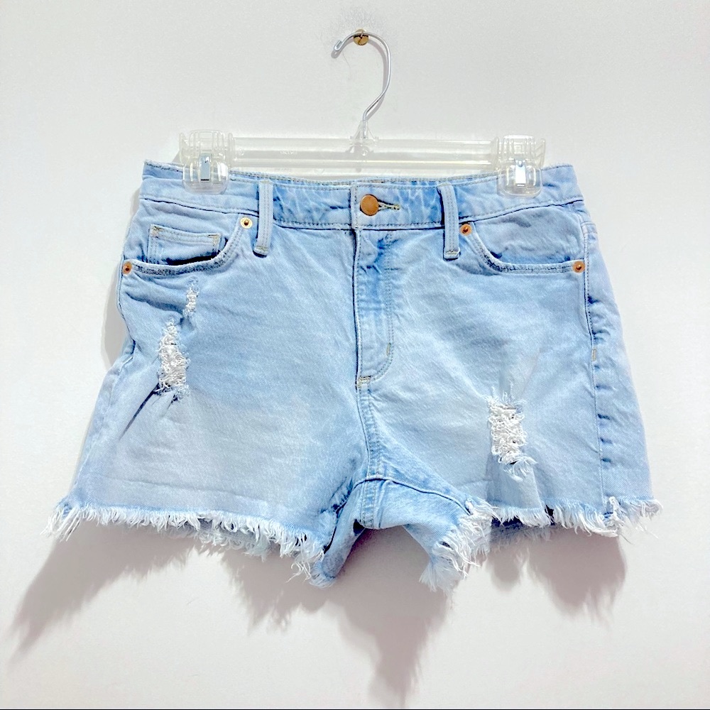 Universal Thread Women’s Distressed Blue Jean Shorts Denim Jorts